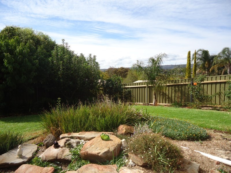 21 Dallas Court, Wynn Vale SA 5127