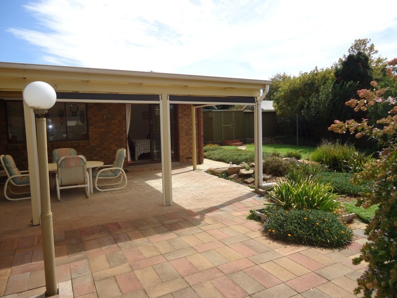 21 Dallas Court, Wynn Vale SA 5127