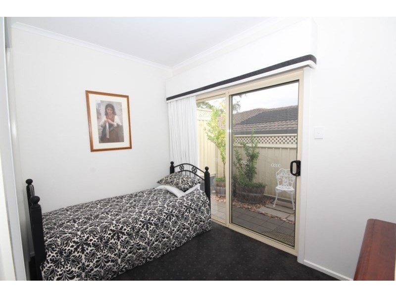 2/4 Baudin Avenue, Fairview Park SA 5126