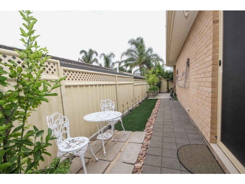 2/4 Baudin Avenue, Fairview Park SA 5126