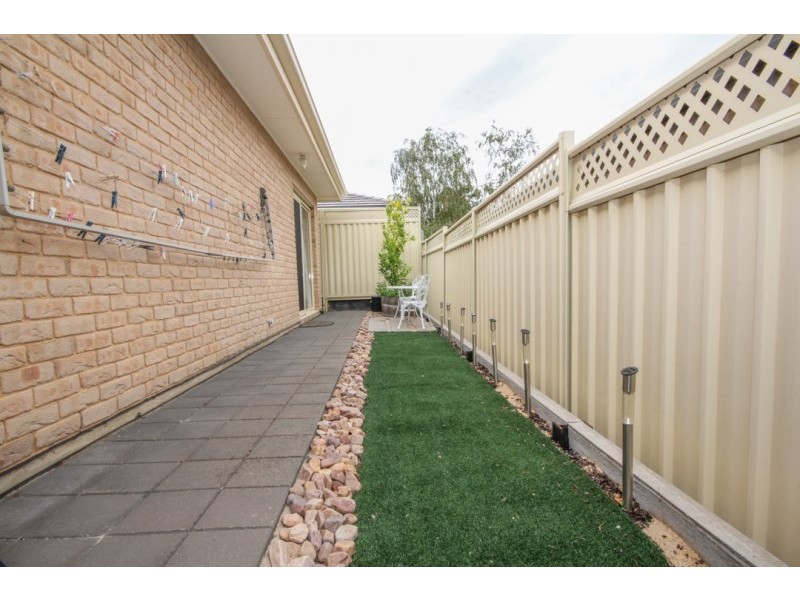 2/4 Baudin Avenue, Fairview Park SA 5126