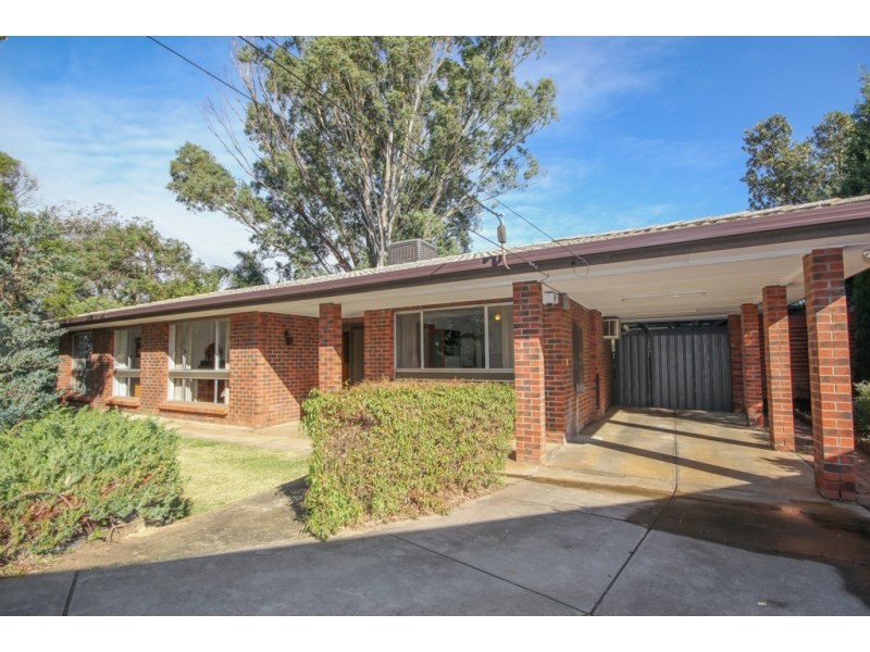 4 Hollick Crescent, Banksia Park SA 5091