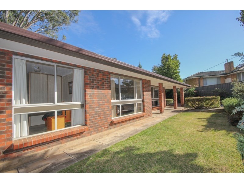 4 Hollick Crescent, Banksia Park SA 5091