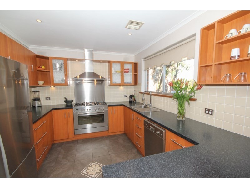 4 Hollick Crescent, Banksia Park SA 5091