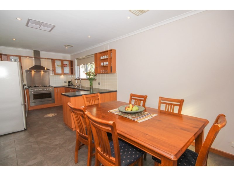 4 Hollick Crescent, Banksia Park SA 5091