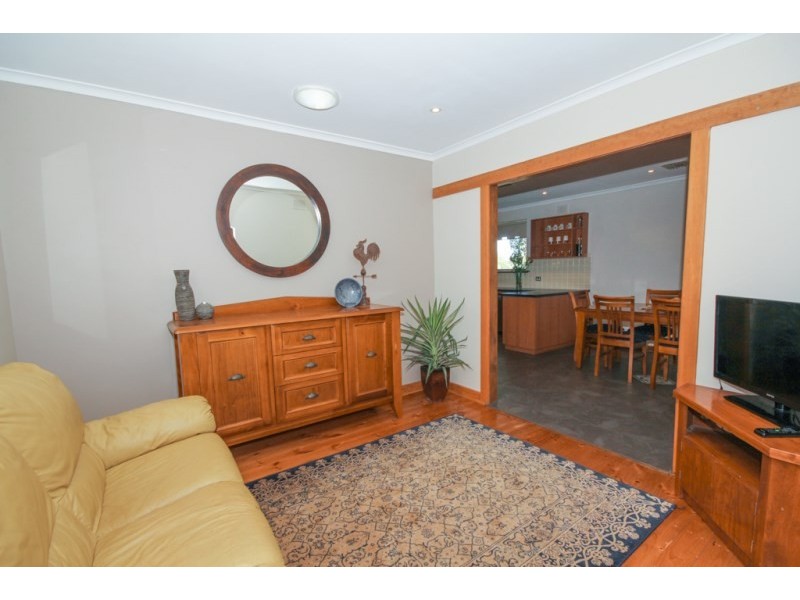 4 Hollick Crescent, Banksia Park SA 5091