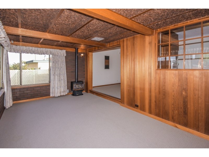 5 Canberra Crescent, Valley View SA 5093