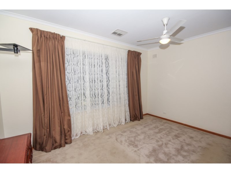 5 Canberra Crescent, Valley View SA 5093