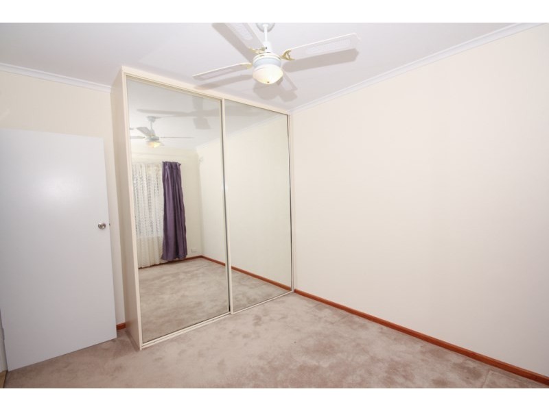 5 Canberra Crescent, Valley View SA 5093