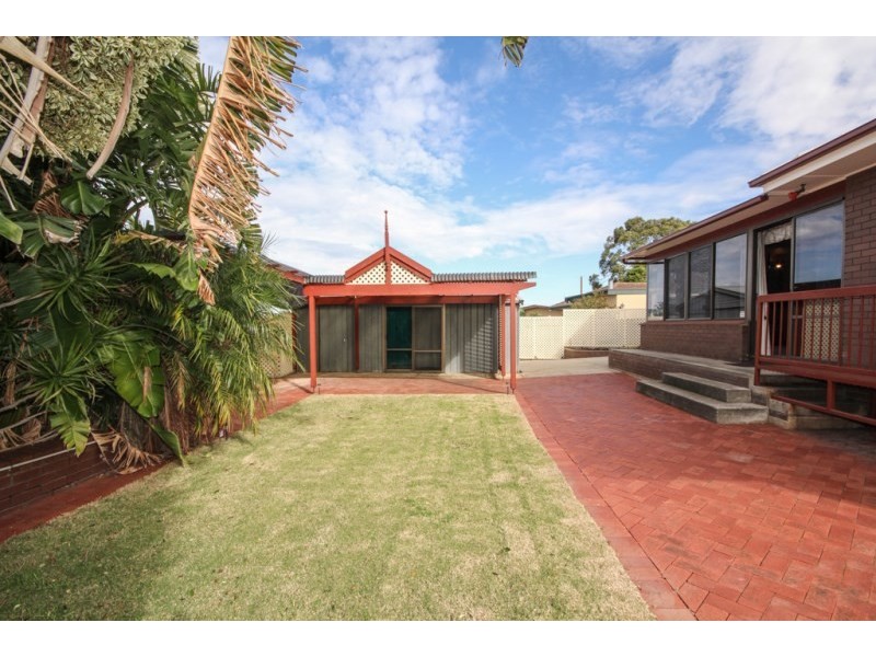 5 Canberra Crescent, Valley View SA 5093