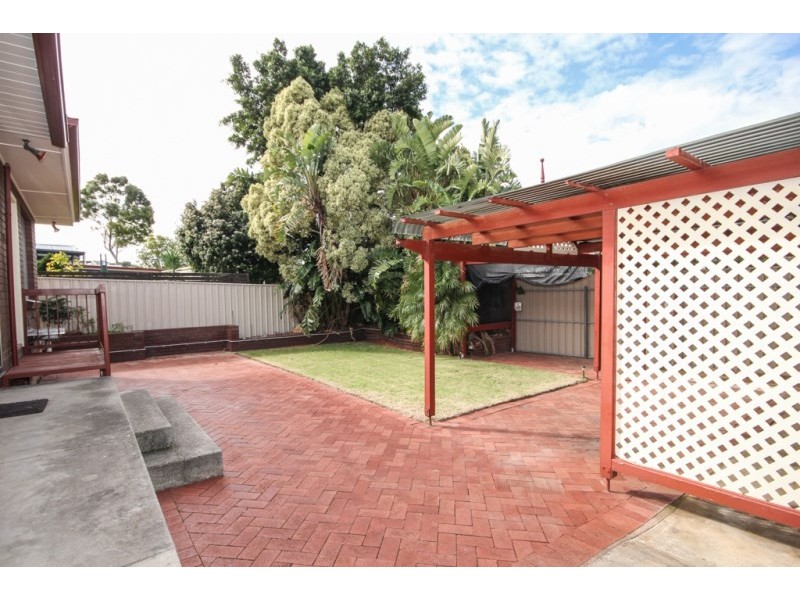 5 Canberra Crescent, Valley View SA 5093