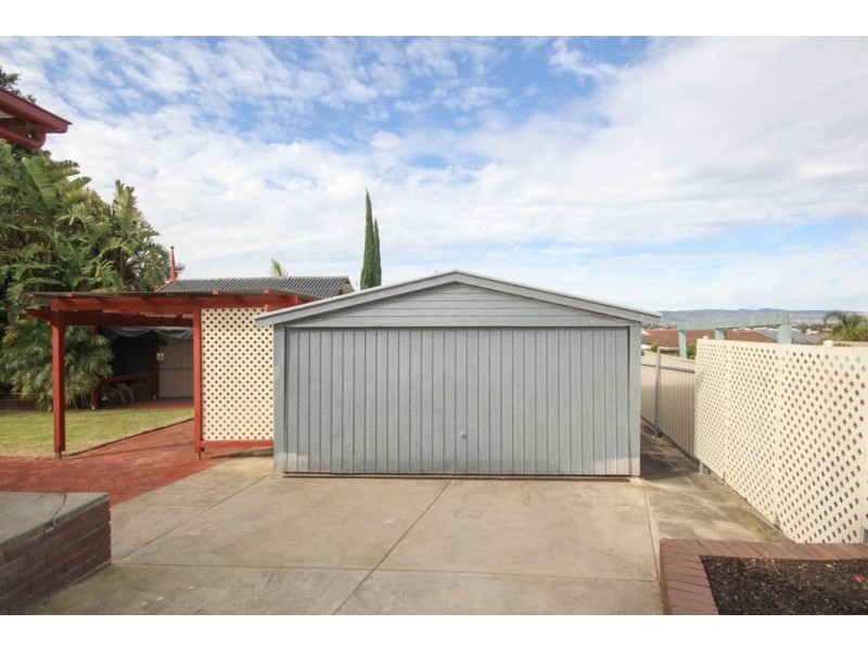 5 Canberra Crescent, Valley View SA 5093