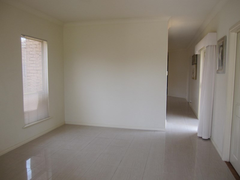 6 Queensborough Avenue, Hillcrest SA 5086