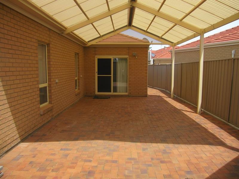 6 Queensborough Avenue, Hillcrest SA 5086