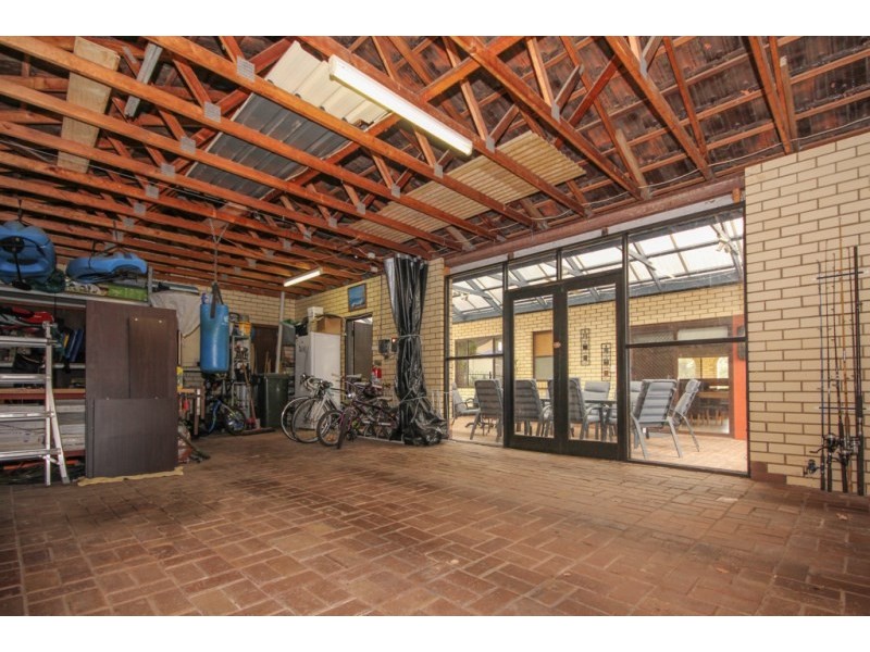 43 Hamilton Road, Fairview Park SA 5126