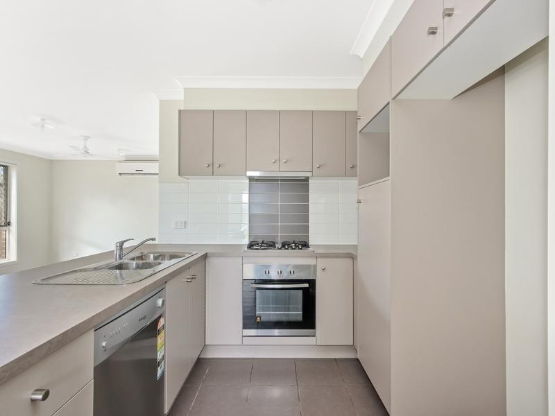 8 Ballow Crescent, Redbank Plains QLD 4301