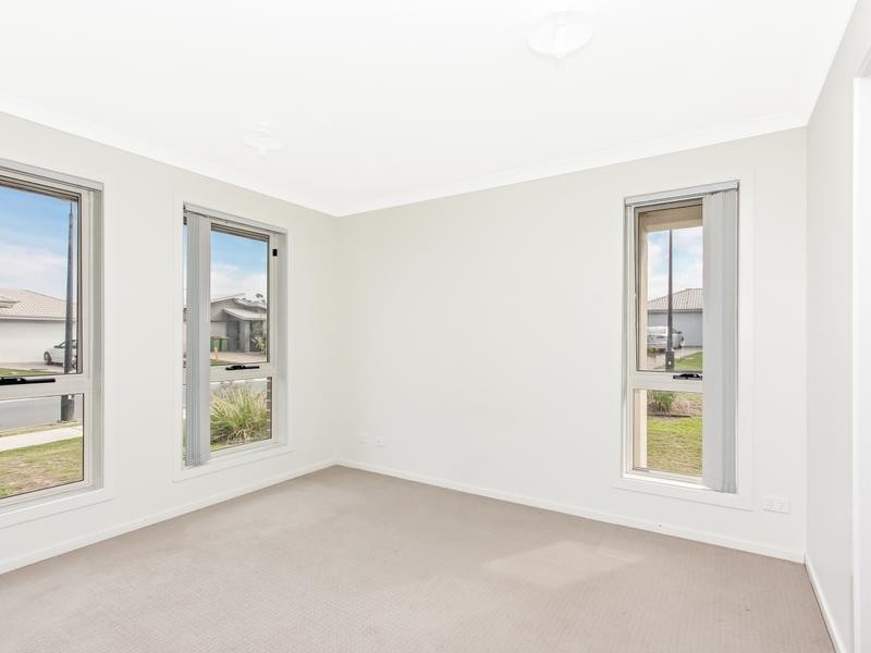 8 Ballow Crescent, Redbank Plains QLD 4301