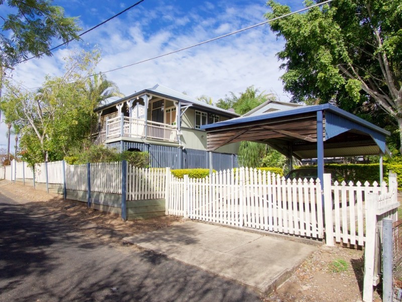 5 LENNON LANE, North Ipswich QLD 4305