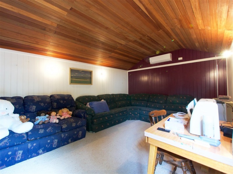 5 LENNON LANE, North Ipswich QLD 4305