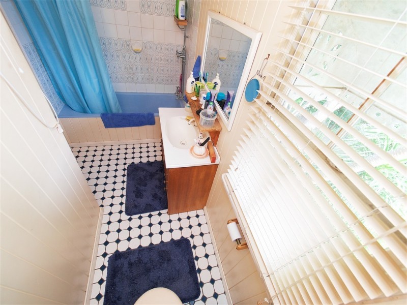 5 LENNON LANE, North Ipswich QLD 4305