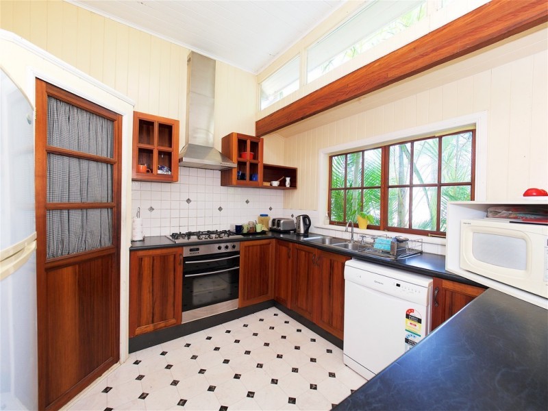 5 LENNON LANE, North Ipswich QLD 4305