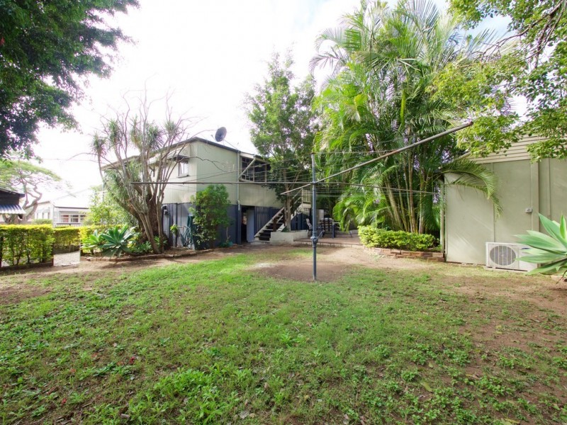 5 LENNON LANE, North Ipswich QLD 4305