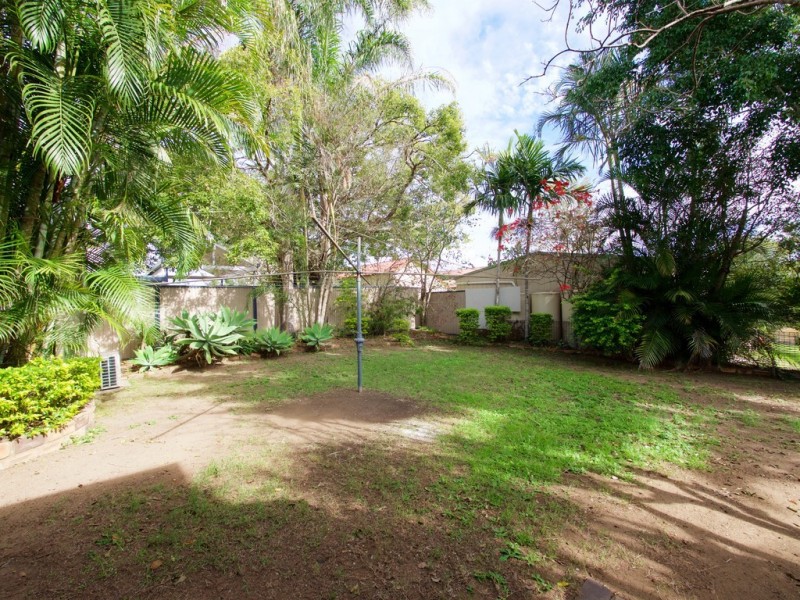 5 LENNON LANE, North Ipswich QLD 4305