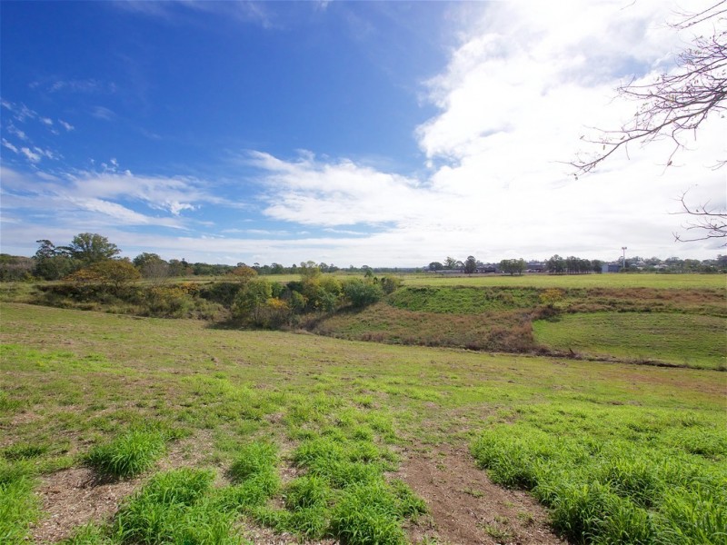 5 LENNON LANE, North Ipswich QLD 4305