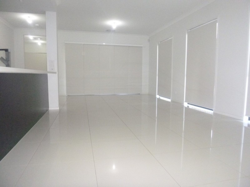 3 GROUNDBERRY CRESCENT, Moggill QLD 4070