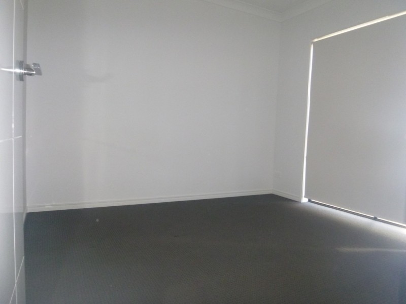 3 GROUNDBERRY CRESCENT, Moggill QLD 4070