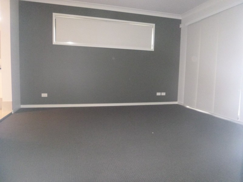 3 GROUNDBERRY CRESCENT, Moggill QLD 4070