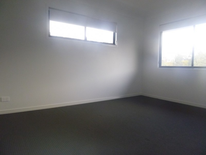 3 GROUNDBERRY CRESCENT, Moggill QLD 4070