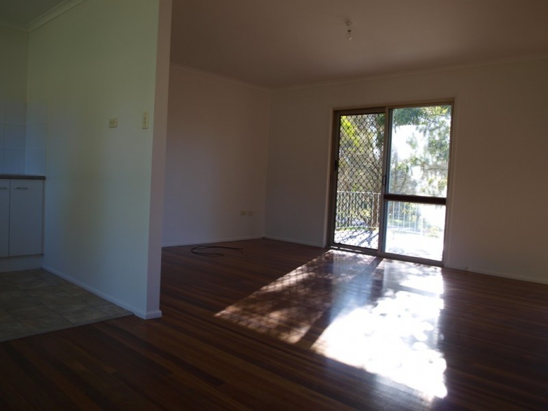 7 Queen Street, Blackstone QLD 4304