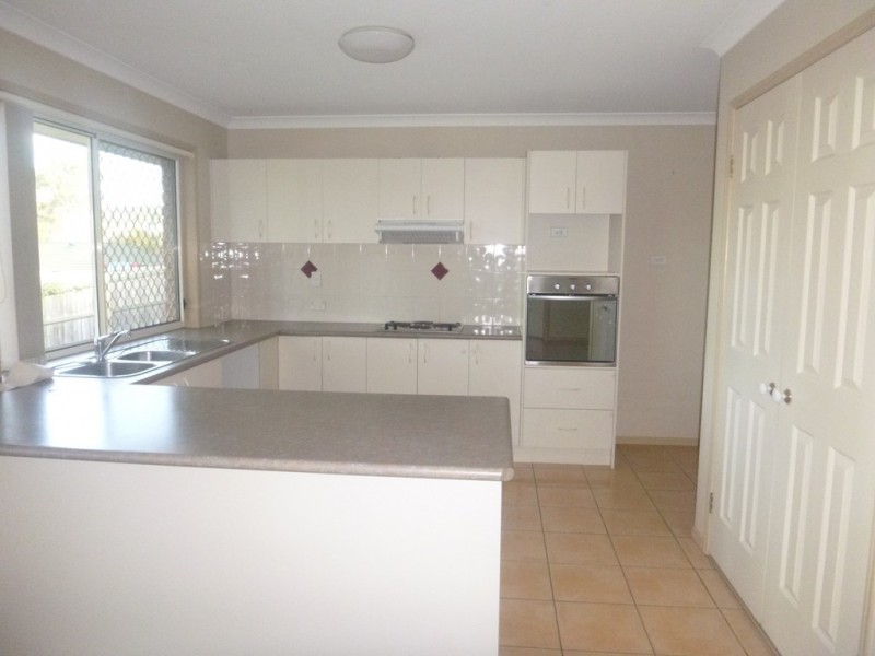 4 MAYFAIR PLACE, Moggill QLD 4070