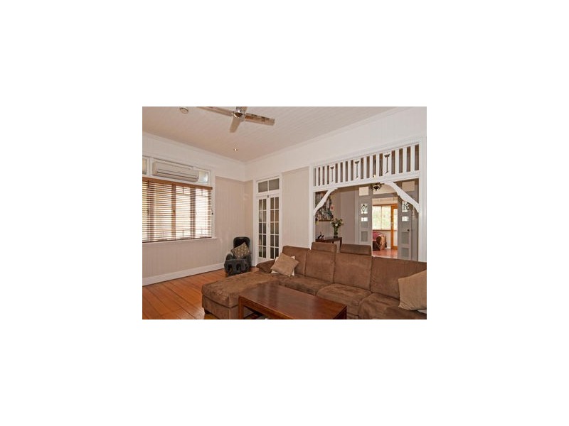 3 BRISBANE ROAD, Newtown QLD 4305