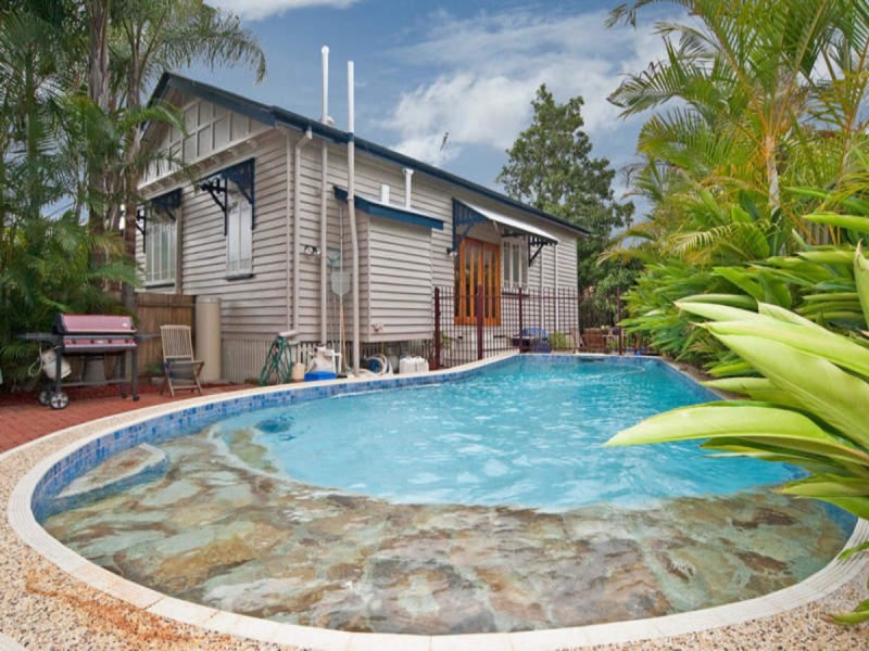 3 BRISBANE ROAD, Newtown QLD 4305