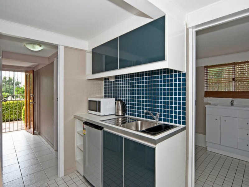 3 BRISBANE ROAD, Newtown QLD 4305