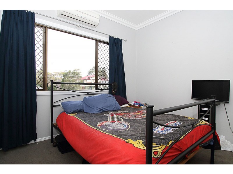 6 MILLER STREET, North Booval QLD 4304