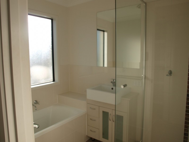 8 Carron Court, Brassall QLD 4305