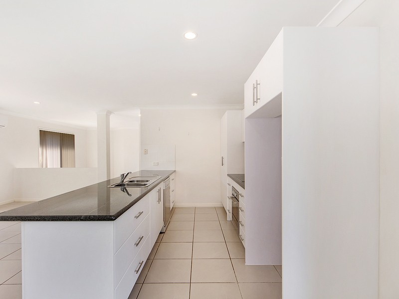 12 BENJAMIN COURT, Yamanto QLD 4305