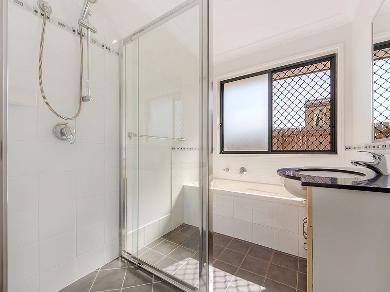 12 BENJAMIN COURT, Yamanto QLD 4305