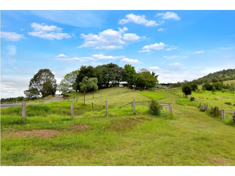 242 VOIGHTS ROAD, Glamorgan Vale QLD 4306