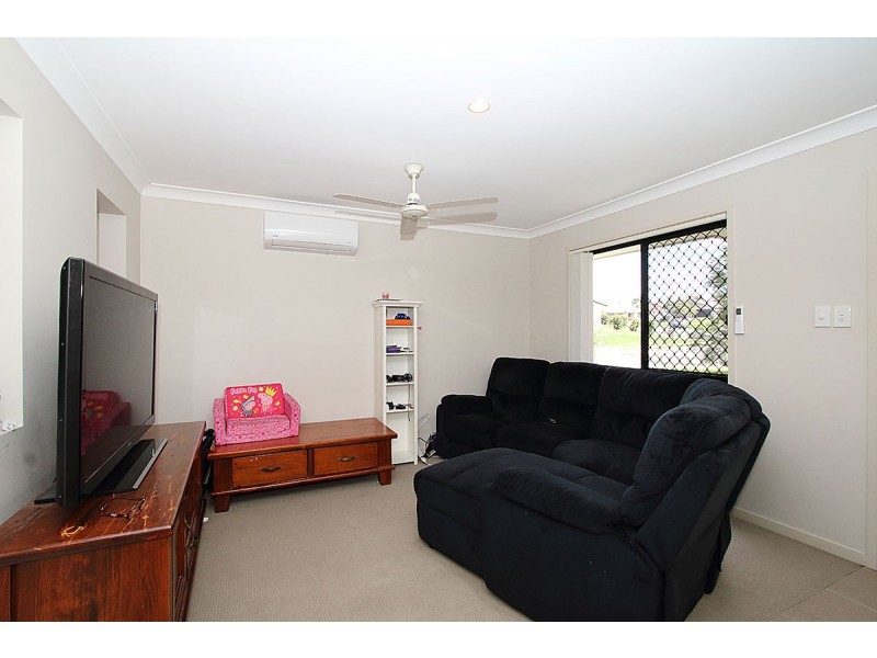 22 RHIANNON DRIVE, Flinders View QLD 4305