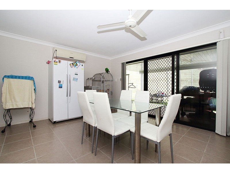 22 RHIANNON DRIVE, Flinders View QLD 4305
