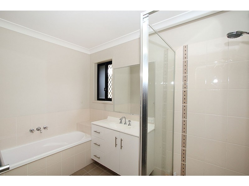 22 RHIANNON DRIVE, Flinders View QLD 4305