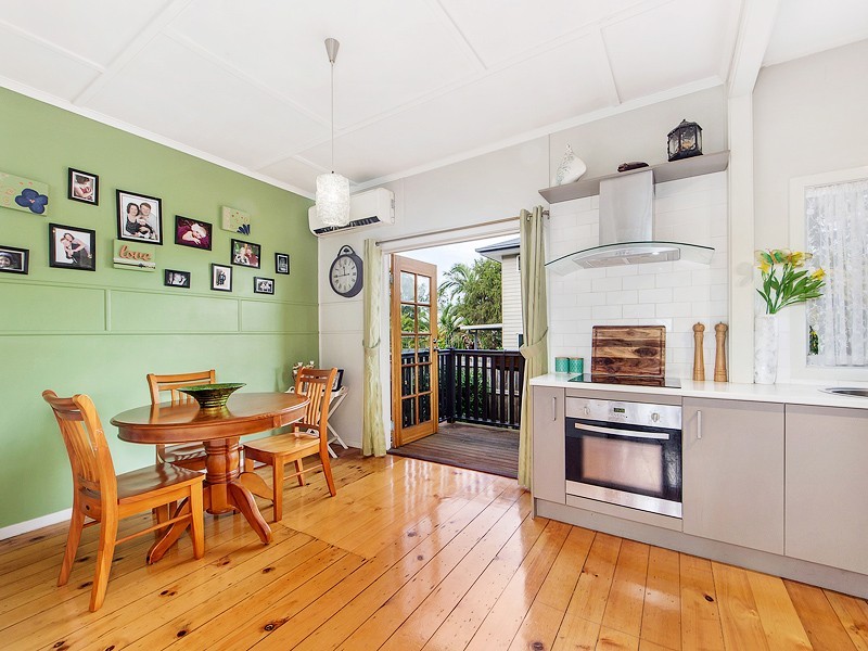 11 CEMETERY ROAD, Raceview QLD 4305