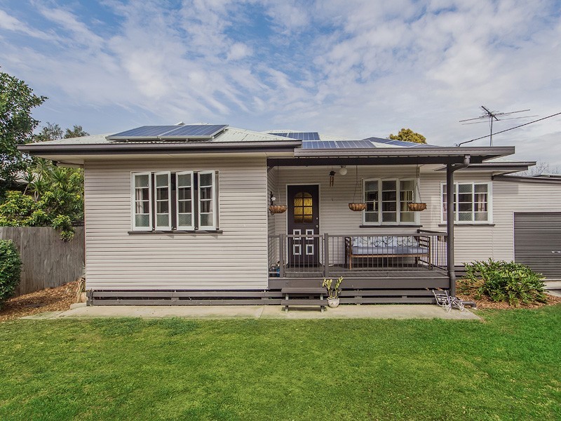 11 CEMETERY ROAD, Raceview QLD 4305