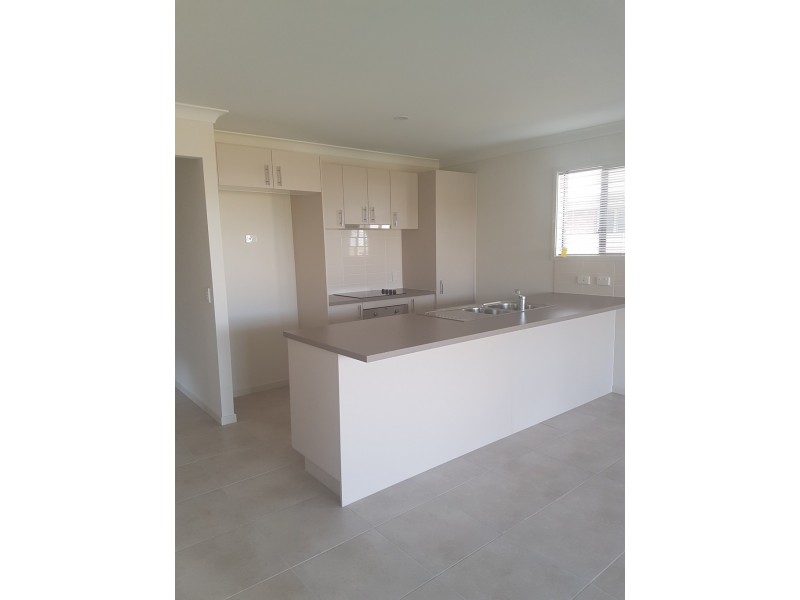 92 Huntingdale St, Leichhardt QLD 4305