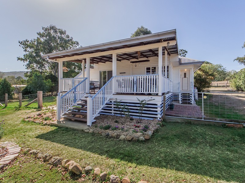 38 Howe Street, Esk QLD 4312