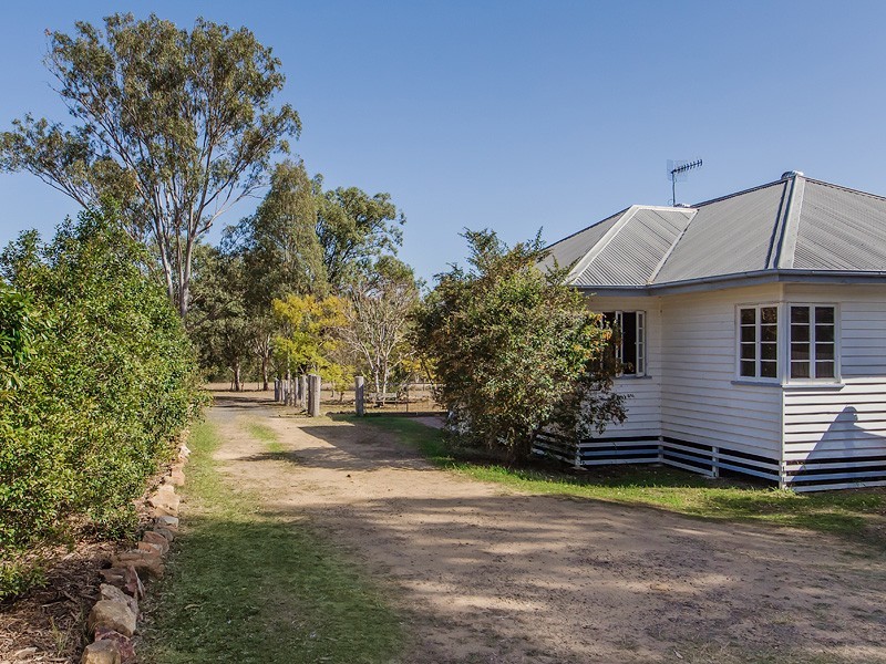 38 Howe Street, Esk QLD 4312